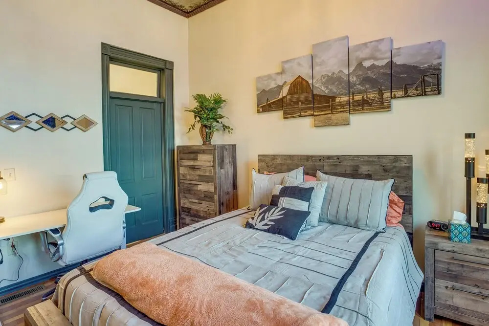 Downtown Montrose Apartment, 12 Mi to Natl Park!