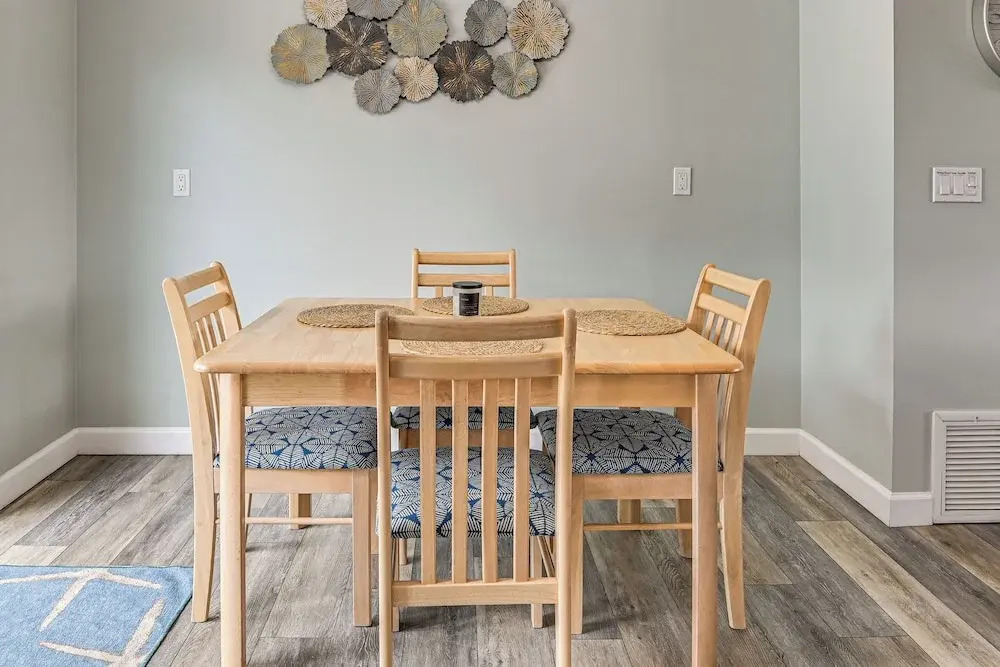 1/2 Mi to River! Poolside Escape on Merritt Island