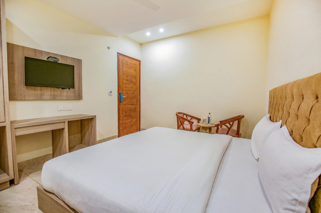 Fabhotel Melano