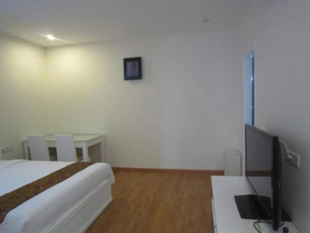 Queen Central Apartment Hotel