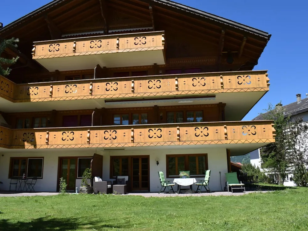 Luxury Apartment on the Ground Floor in Zweisimmen Ski-in and Ski-out