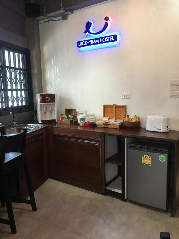 Luck Yimm Hostel
