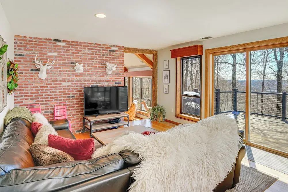 Deck & Game Room: Family Wilmington Retreat