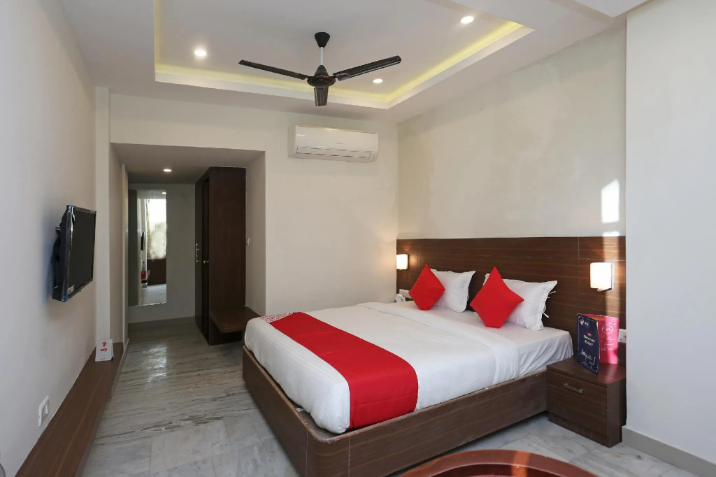 Super Hotel O Tulip Inn