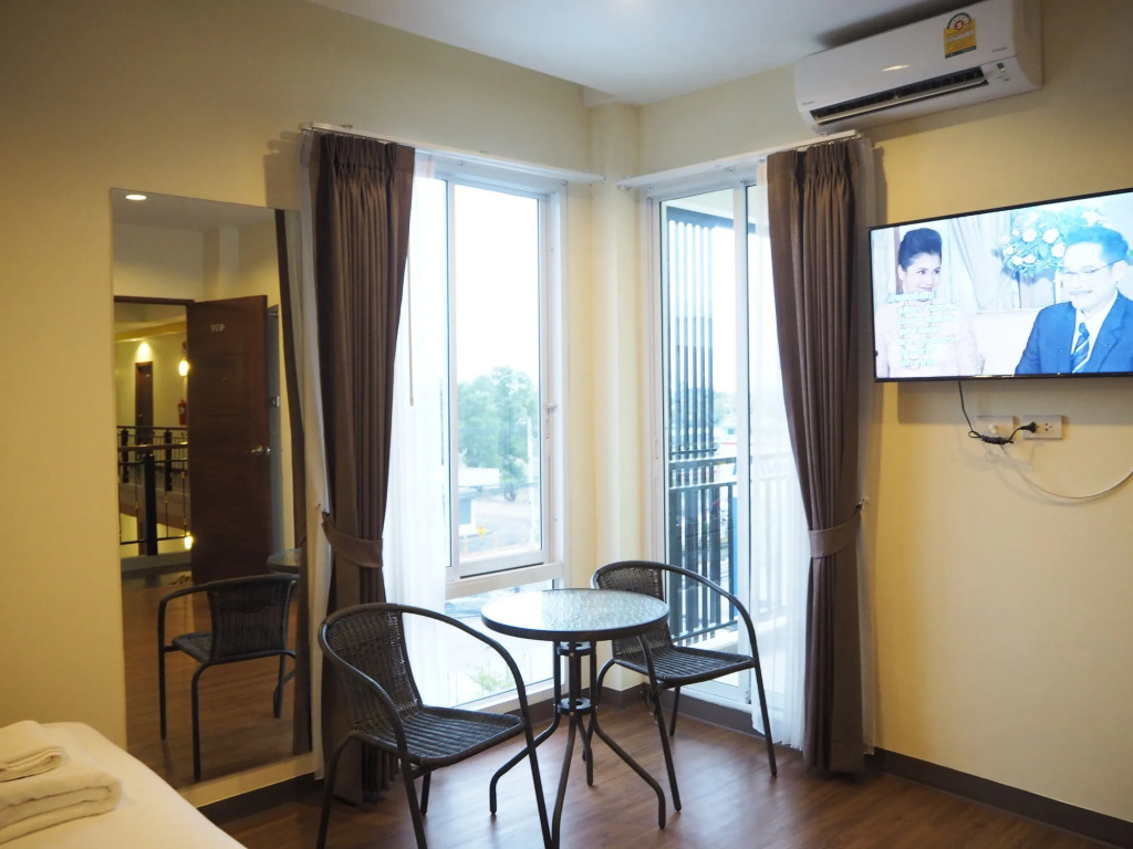 Suksomboon Hotel