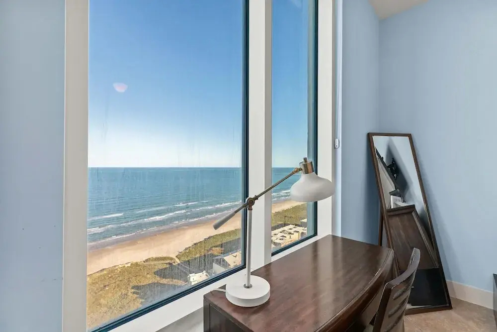 Sapphire Beach - Breathtaking 26th Floor Views 3 Bedroom Apts