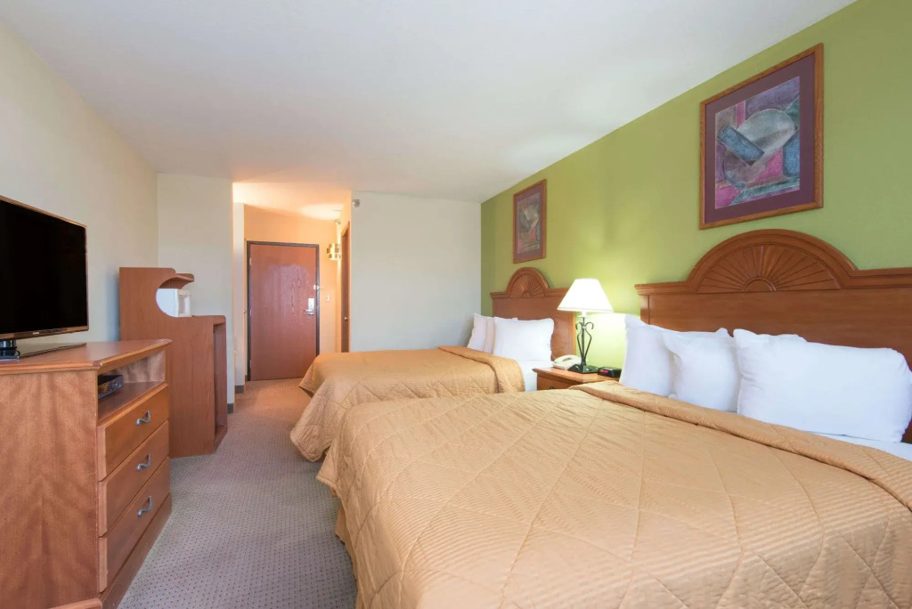 Knights Inn Gallup at 3208 W Hwy 66