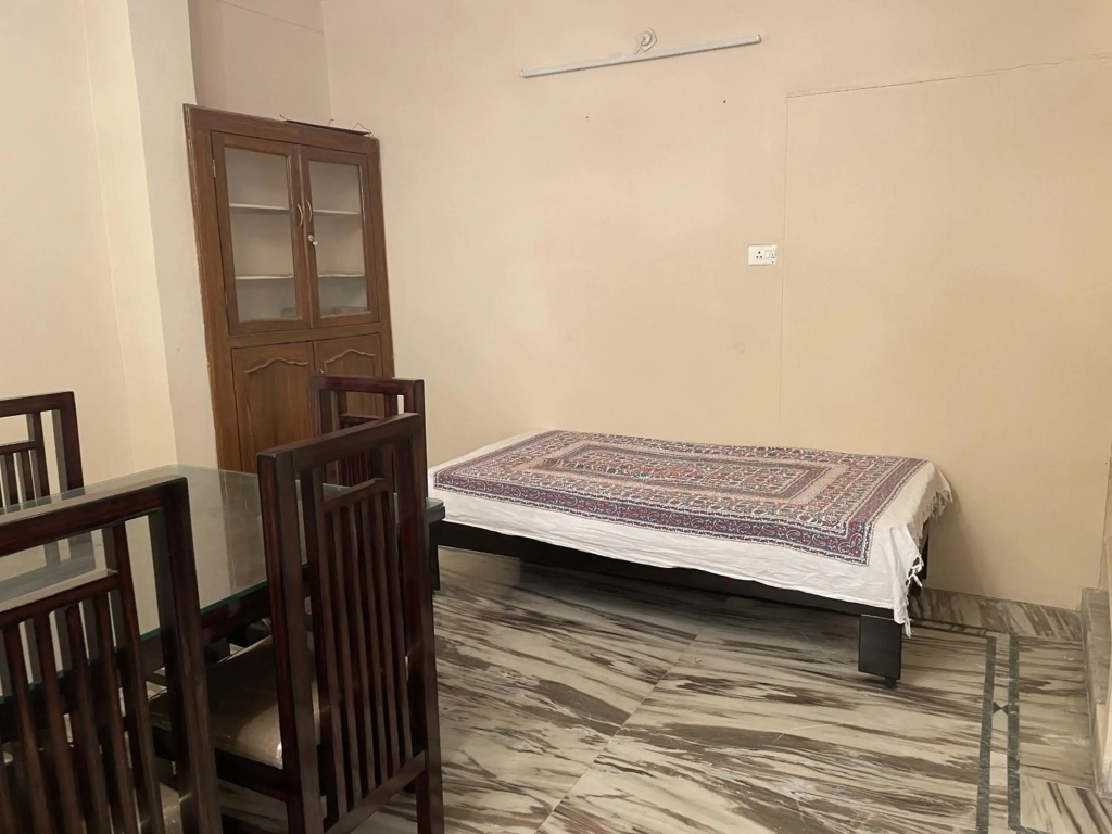Visitors Lounge by MMG - 2&3BHK Furnished - Rd 12 Banjara Hills