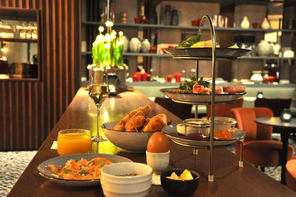 U Eat & Sleep Antwerp