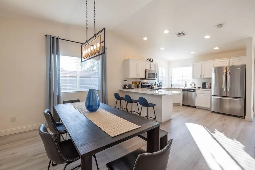 Scottsdale Sahuaro 4 Bedroom Home by RedAwning