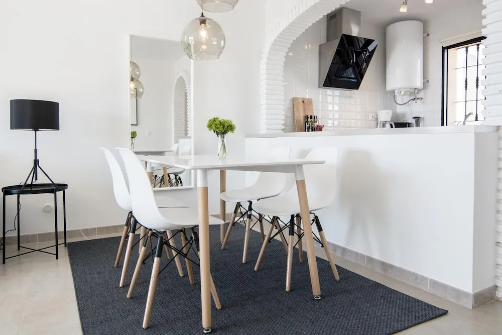 RDM - Stylish Holiday Apart with Ocean Views