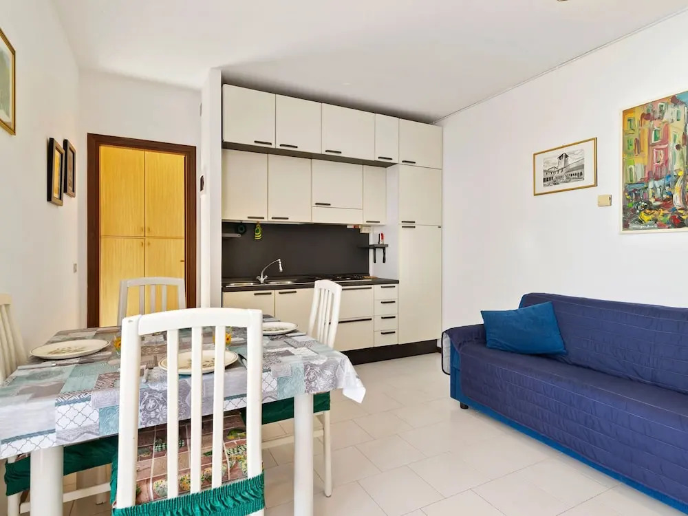 Snug Apartment in Ospedaletti With Swimming Pool