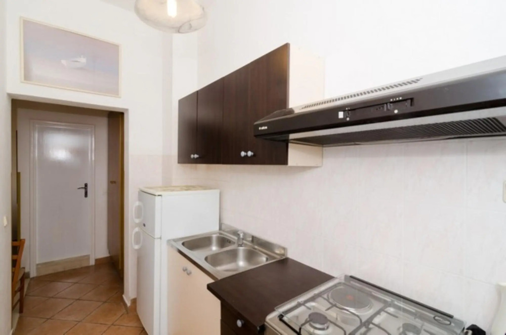Pavo - Comfortable With Parking Space - SA4