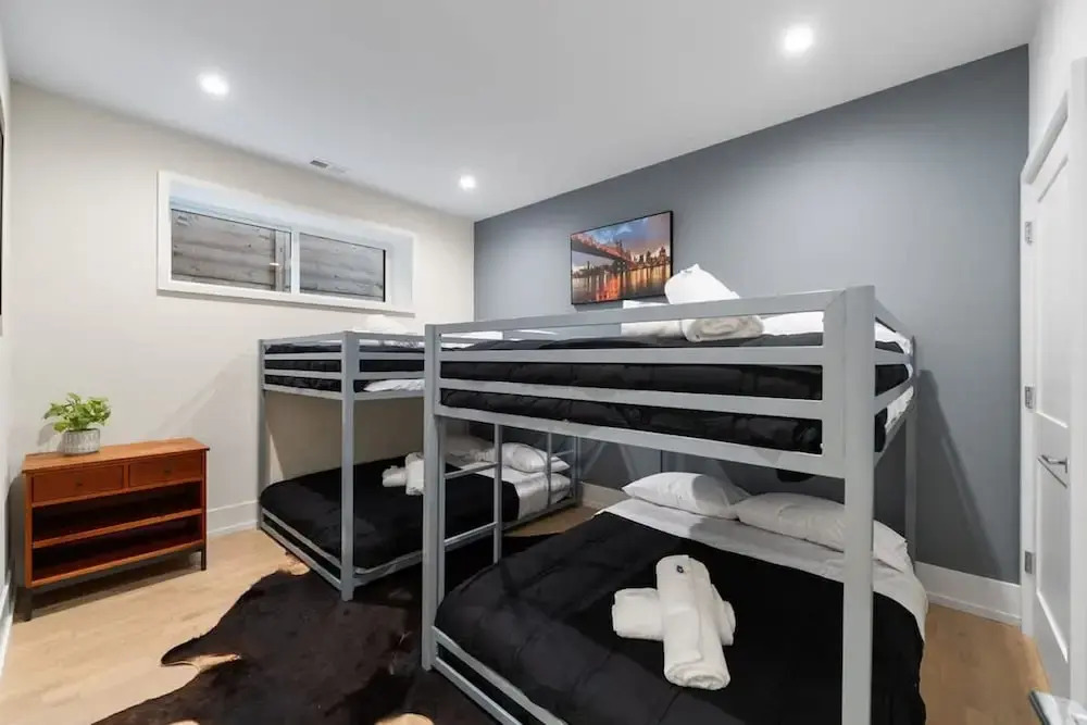Stunning 5BR Home With 2 Rooftops Sauna Hot Tub