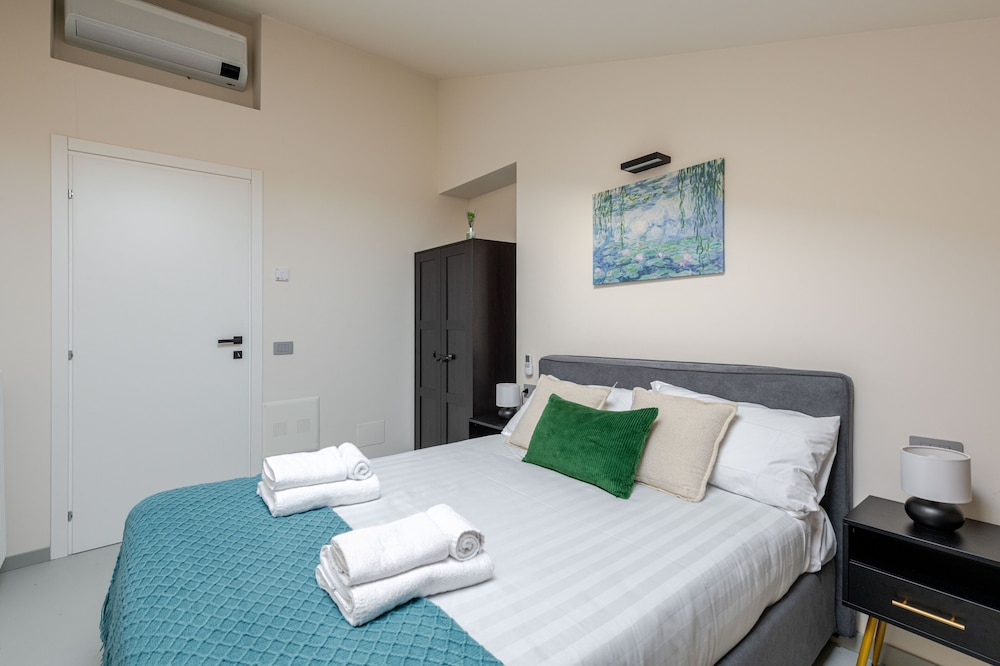 Luxury Penthouse 2 Bedooms 2 Bathrooms