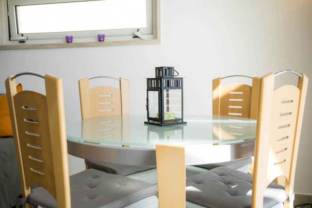 B06 - Top-Floor Marina Club 2 Bed Apartment
