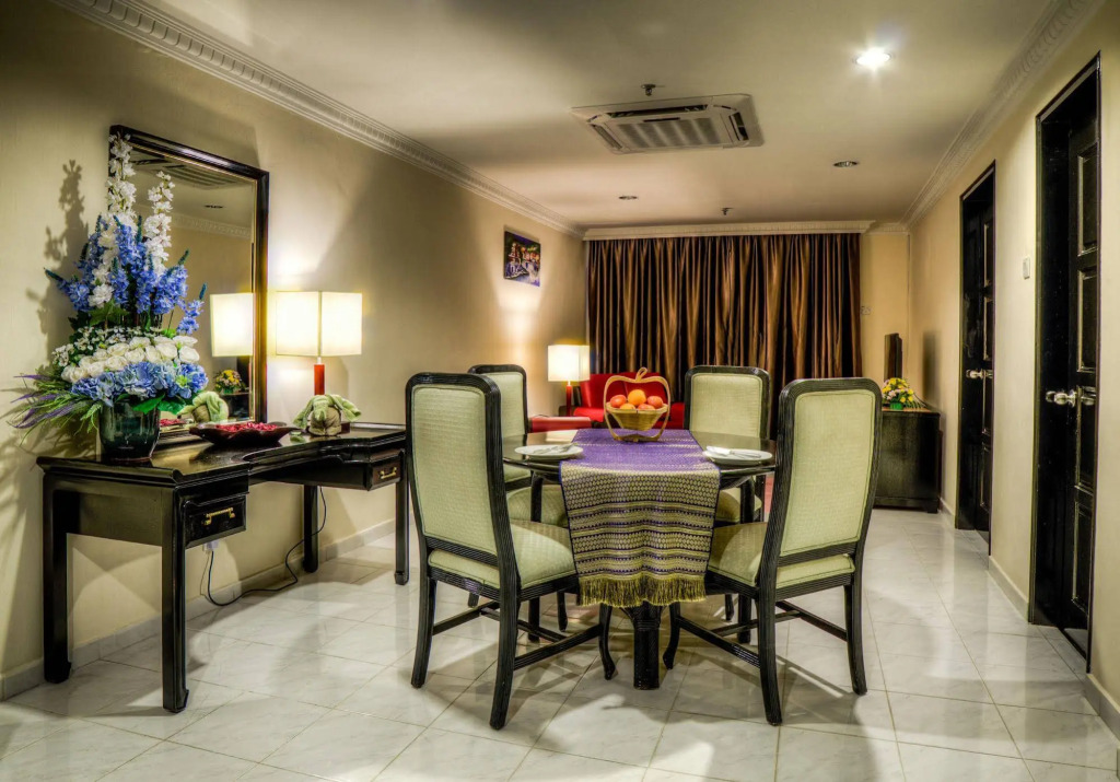 Leisure Cove Hotel and Apartments