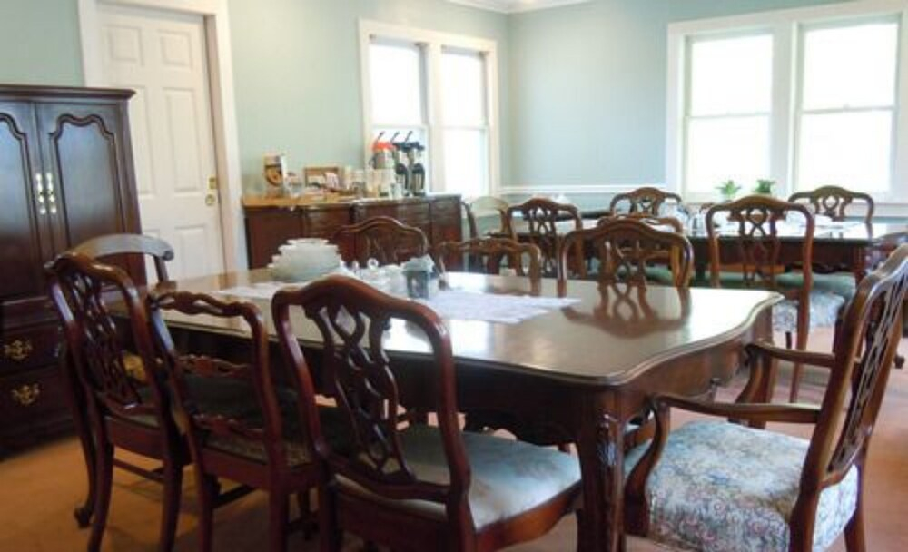 Tidewater Inn