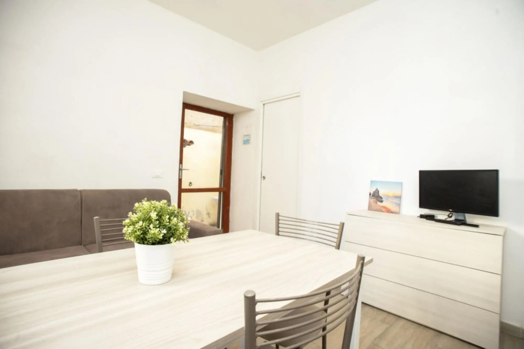Scaglieri two-room loft 25 meters from the beach with parking space-BILO SCAGLIERI