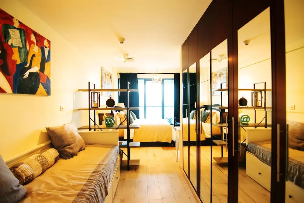 Lux BnB I X1 Tower I Golf Course & Sea Views