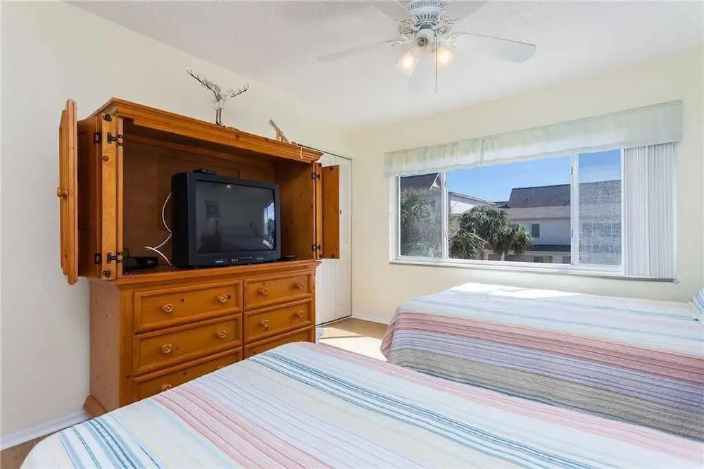 Four Winds F15 - Two Bedroom Condo