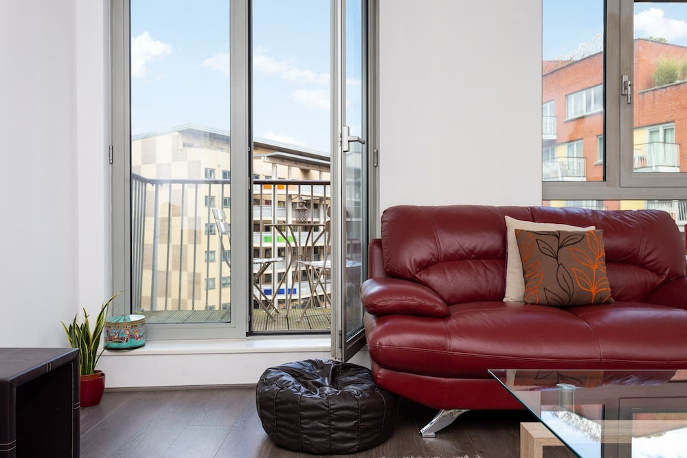 2 Bedroom Flat In Holloway With Balcony And Courtyard
