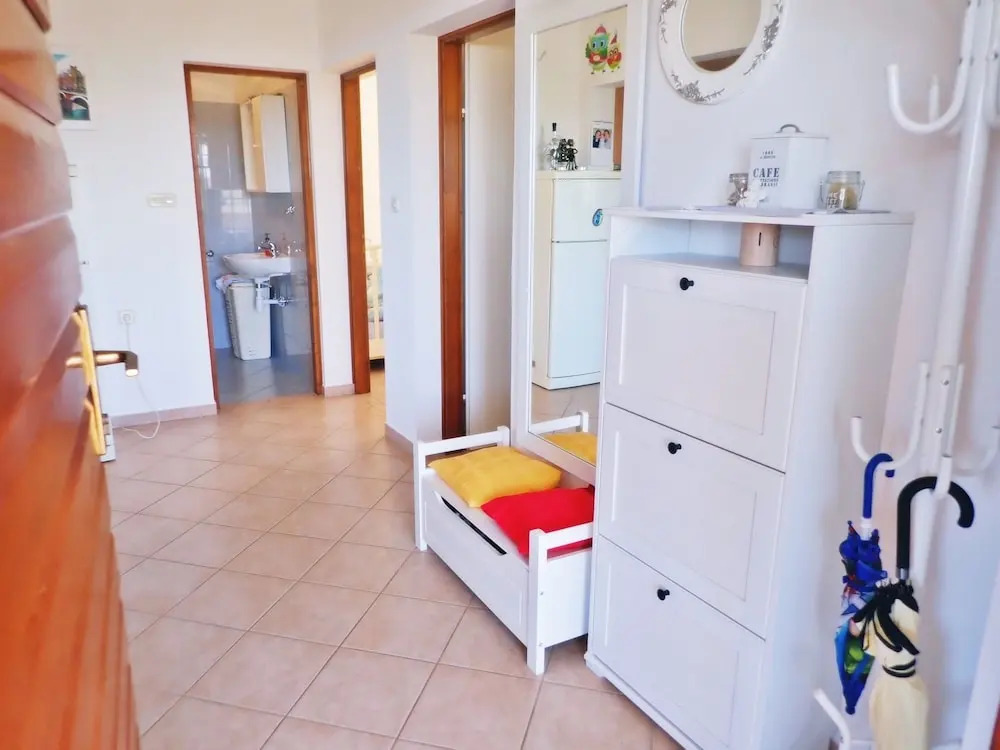 Apartment Boreas-with Panoramic View to the sea and Velebit