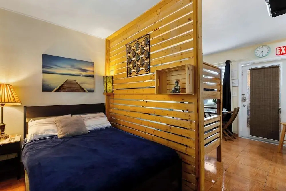 Cozy Studio in Hollywood, FL - Pet Friendly & Parking