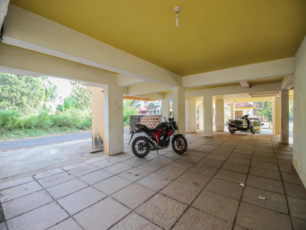 OYO 18327 Home Pool View 1BHK Colva