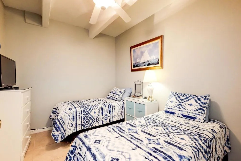 Aquarius Condos