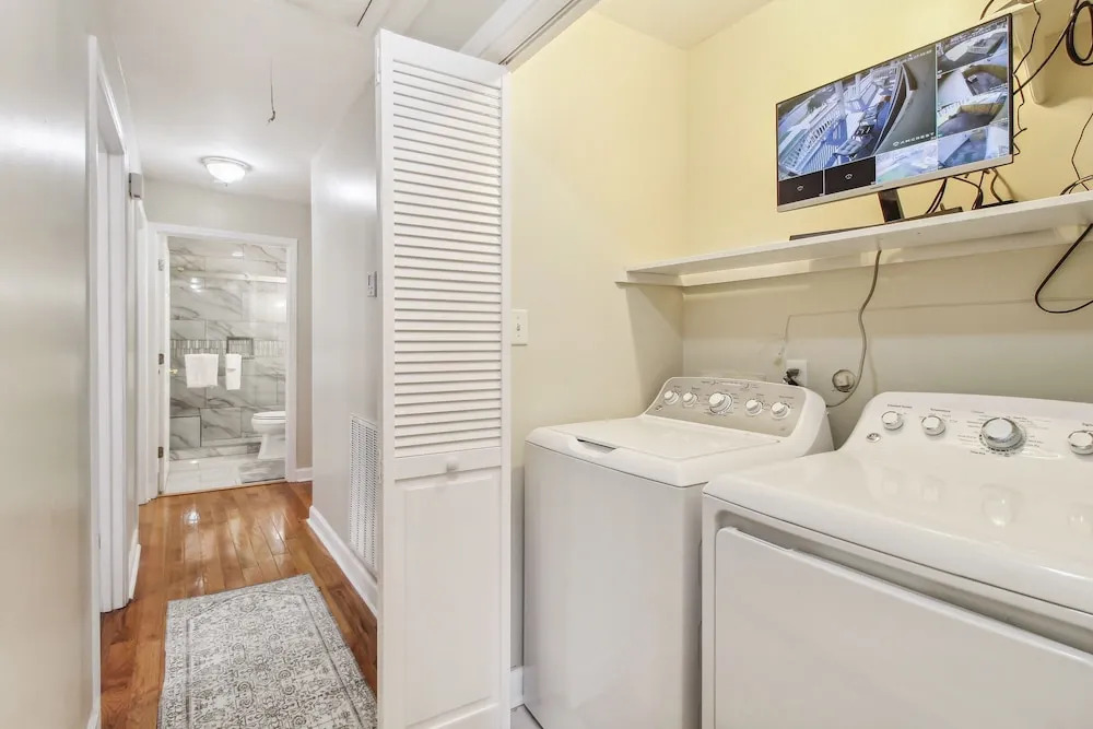 Savannah Home w/ Patio & Grill ~ 2 Mi to Downtown