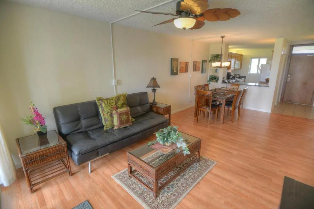 Menehune Shores 225 - Ocean Front 2-Bedroom Air-Conditioned Condo with a Tremendous View