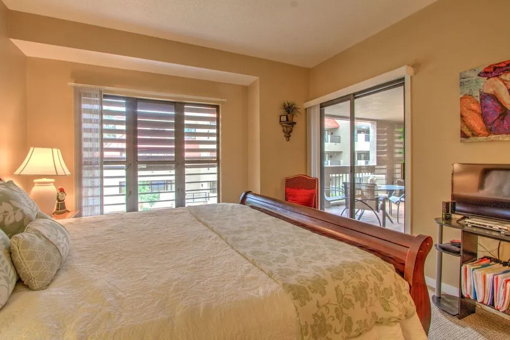 7148 Harbourside II 2 Bedrooms 2 Bathrooms Villa