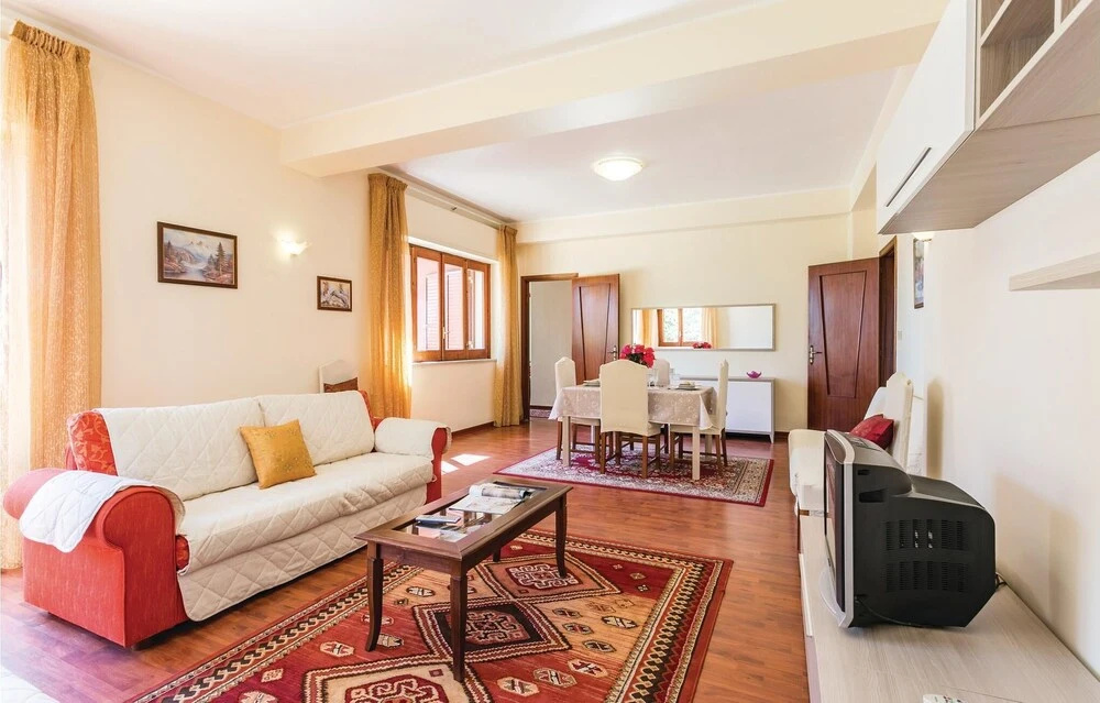 Stunning Home in Zafferana Etnea With 3 Bedrooms and Wifi