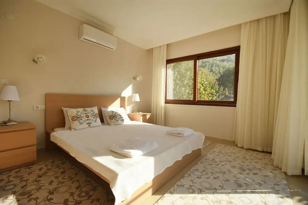 Villa Hakan 2 by Helaltatilvillari