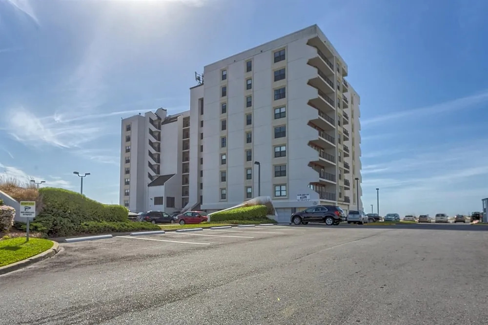 Island Winds East 606 by Meyer Vacation Rentals