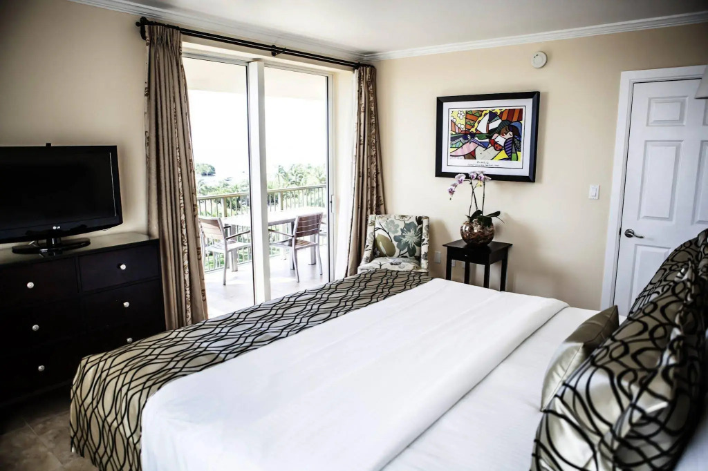 The Mutiny Luxury Suites Hotel
