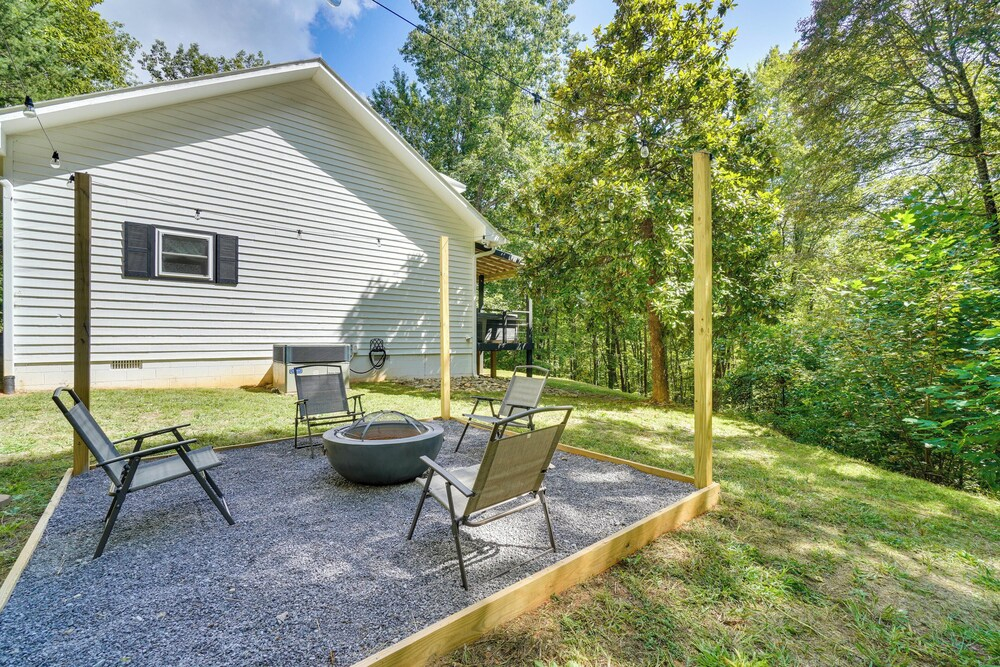 Sevierville Family Home w/ Hot Tub!