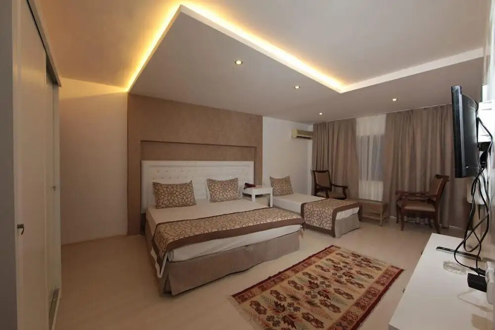 Grand Harsena Hotel