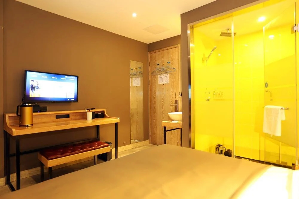 Yo Yo Pinke Hotel