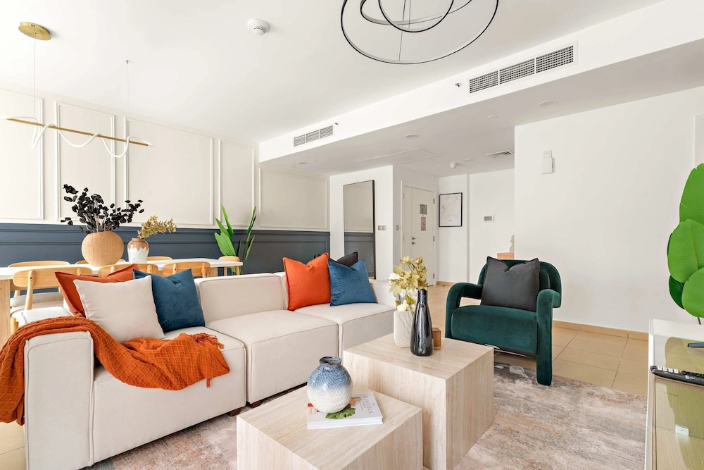 Silkhaus Elite 3BR Maid Room at Murjan in JBR