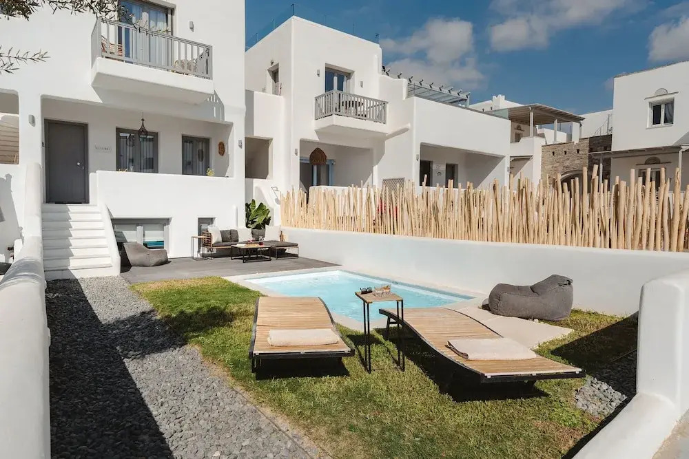 Villa Karla, Beachside Bliss in Agios Prokopios