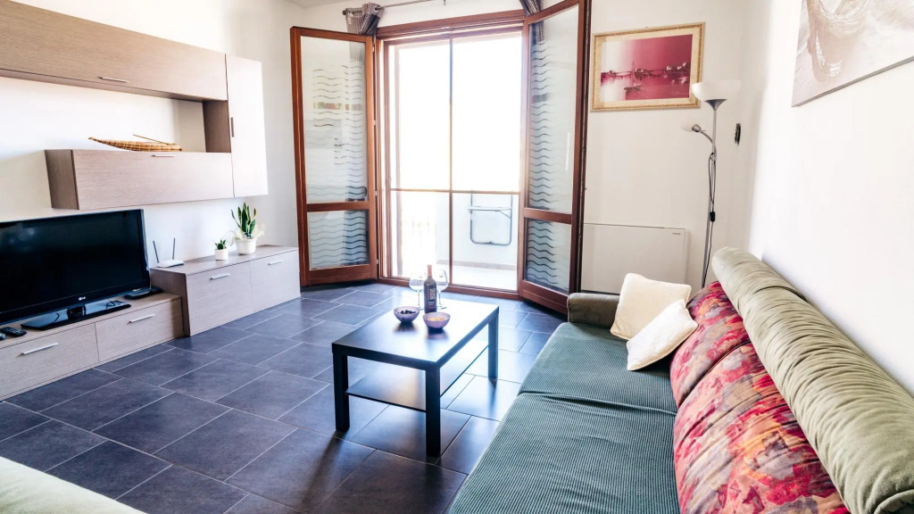 Welcomely - Senyera Apartment