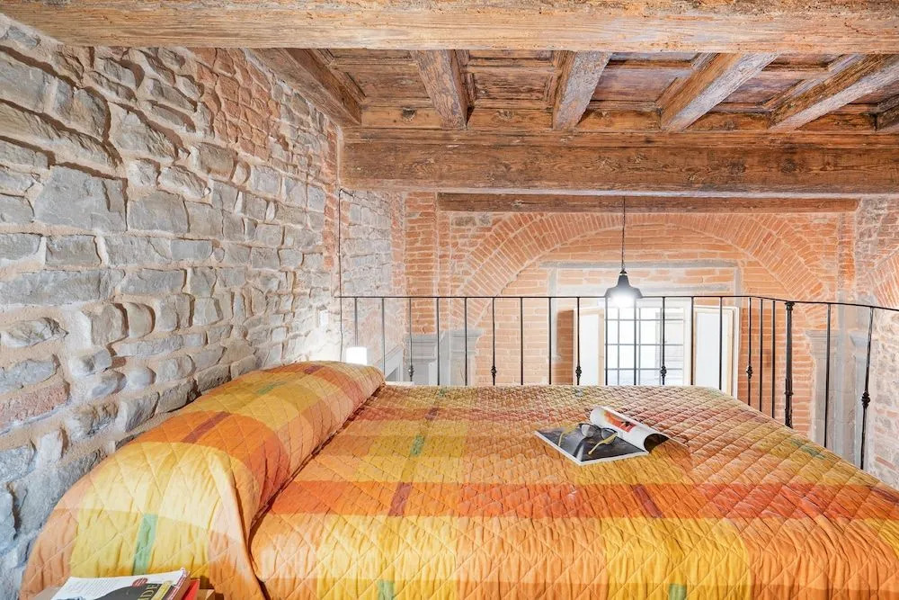 Florence Oltrarno Duplex Apartment