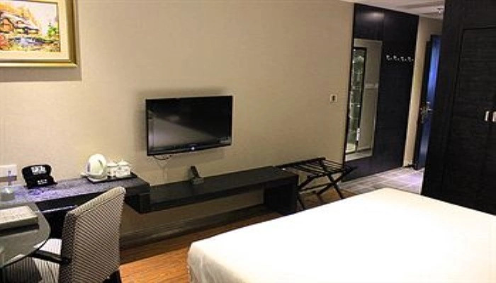 FX Hotel Chongqing Technology and Business University