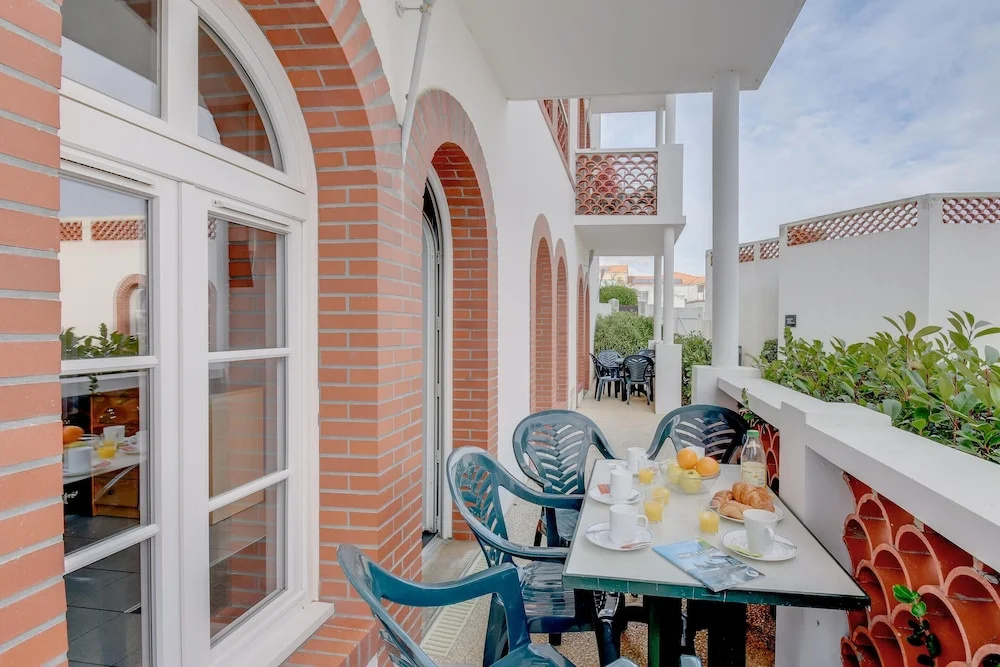 Seaside Apartment for 6 in Loire