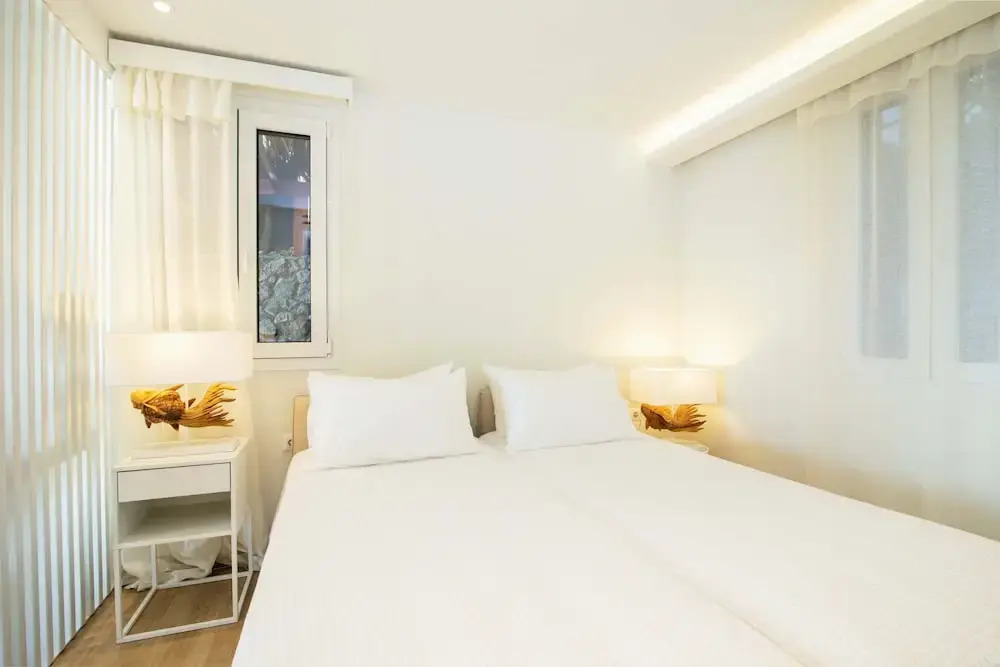 Glyfada Glow Suites by CorfuEscapes