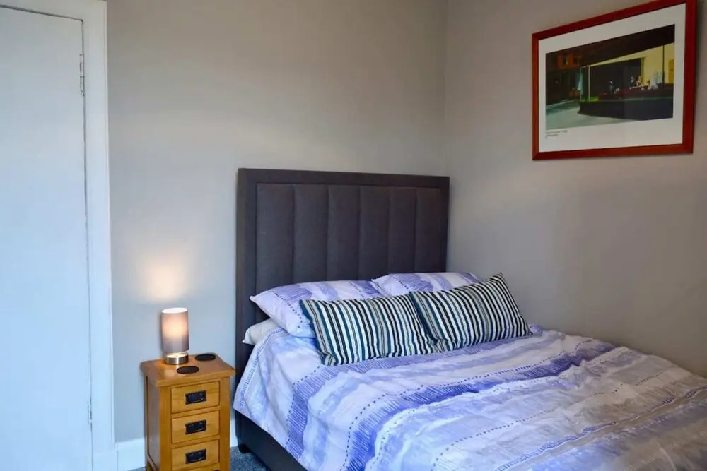 Lovely Traditional 2 Bedroom Flat in Haymarket