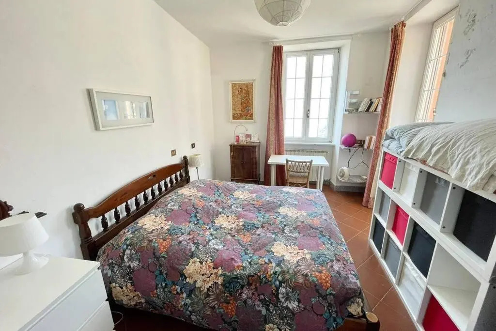 Framura, Ampio appartamento con terrazzo vista mare
