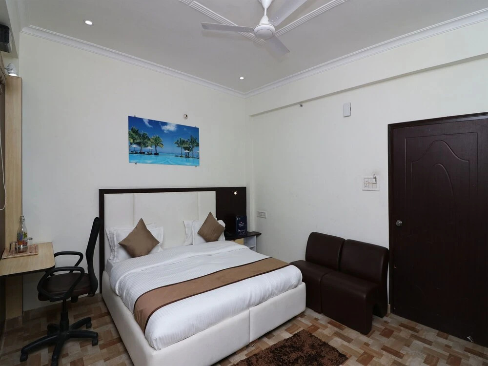 OYO 14909 Hotel Vivid